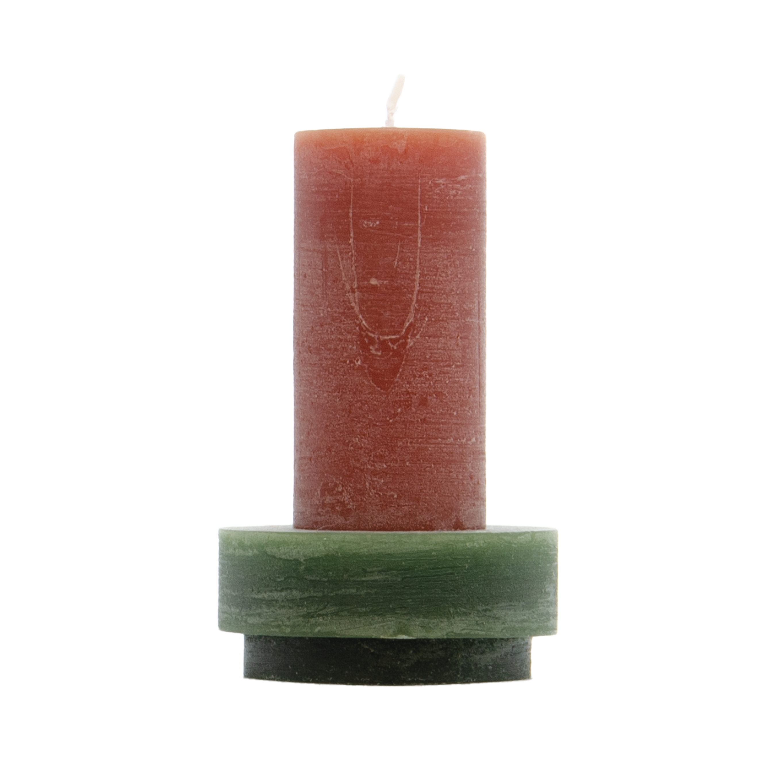 Bruine kaars met groene houder van Stan Editions. Brown candle with green candle holder from Stan Editions. Bougie brun avec bougeoir vert de Stan Editions.